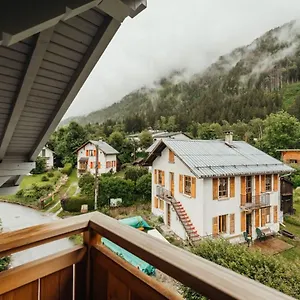 Luxurious 3-bedroom Flat With Sauna And Garage Apartment